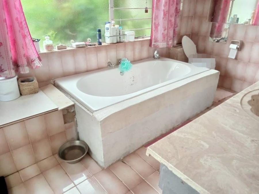 4 Bedroom Property for Sale in Bultfontein Free State